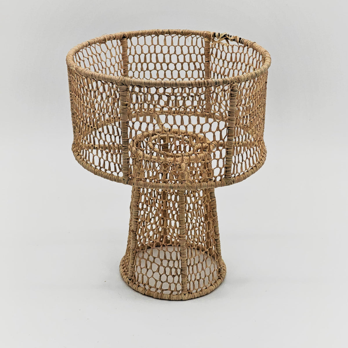 Mesh Raffia Lamp