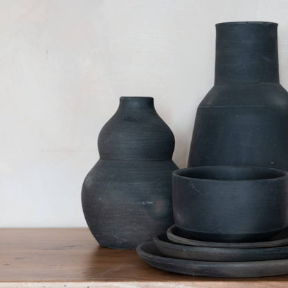 Yosho Black Plates (Set of 3)