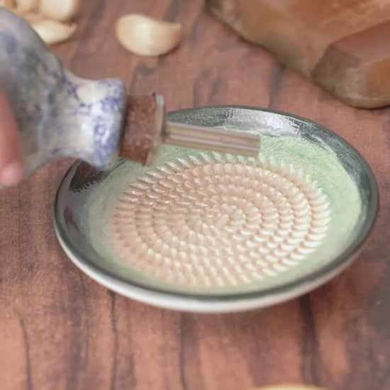 keramisch raspbordje knoflookolie